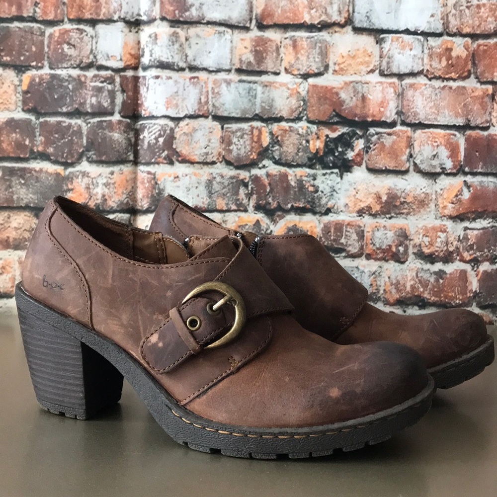 B.O.C. Heeled Leather Shoe w/ Side Buckle